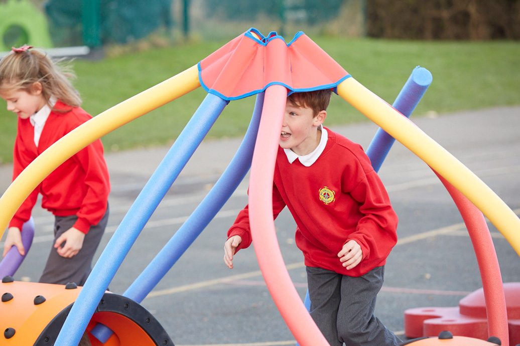 snug play elementary system - commercial playground equipment - independent play 